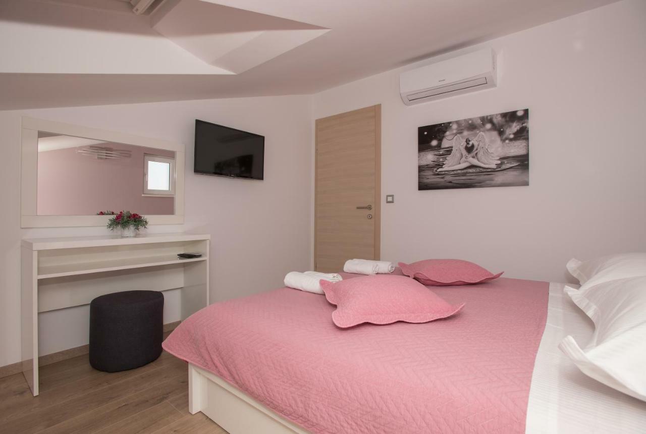 Apartmani Vujcic Макарска Экстерьер фото