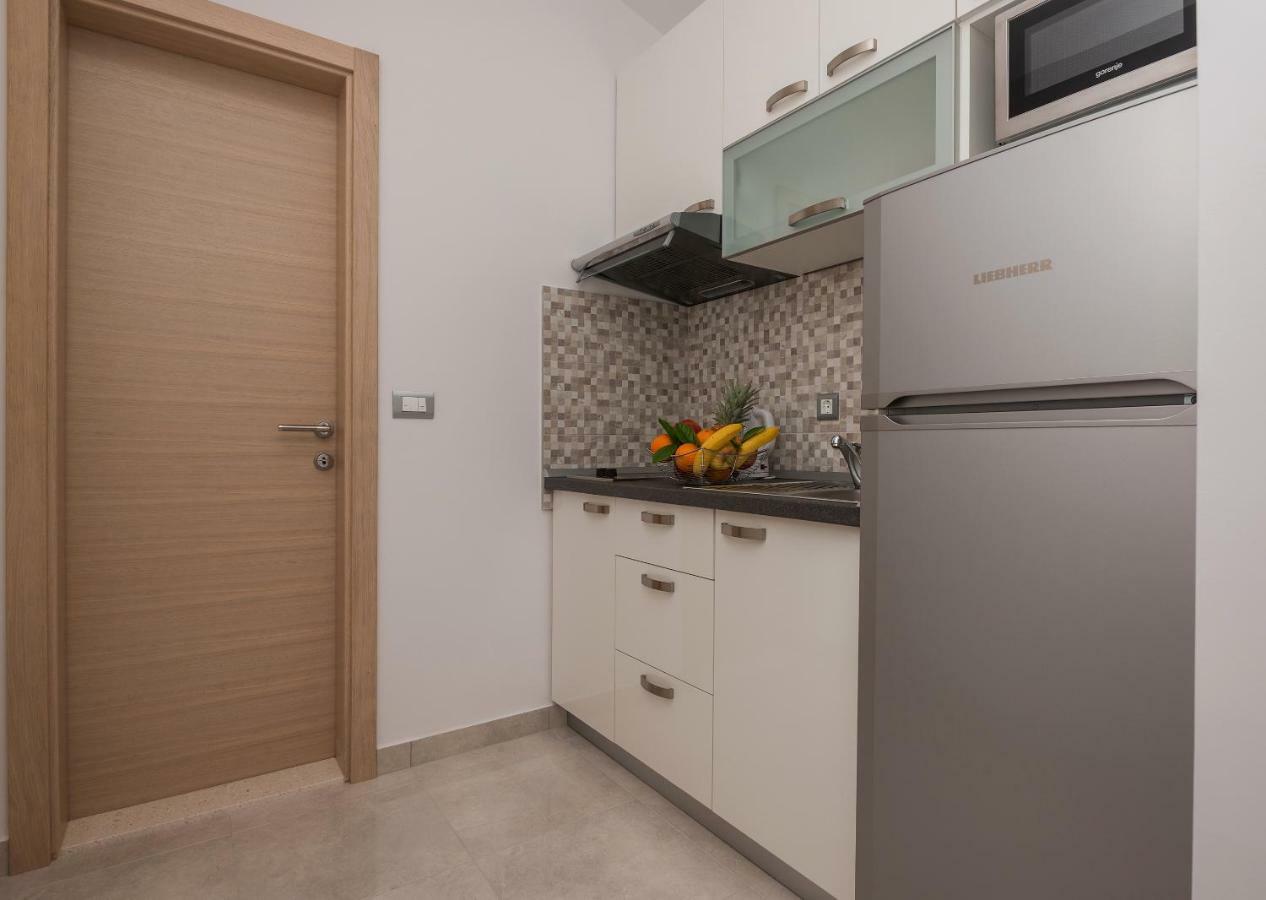 Apartmani Vujcic Макарска Экстерьер фото